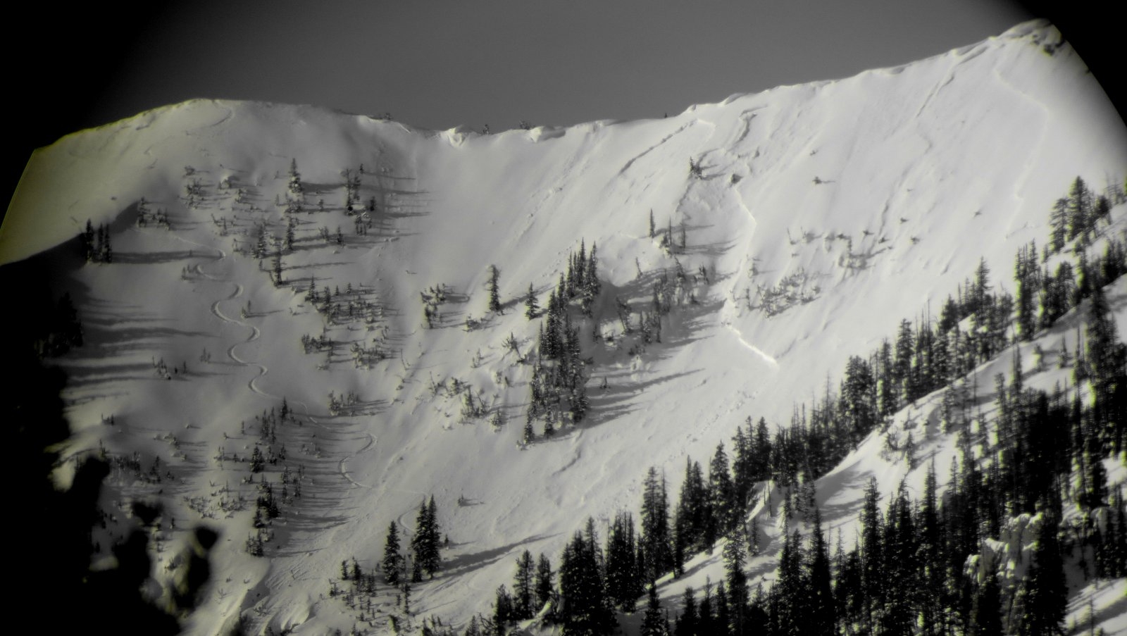 Avalanches and Ski tracks
